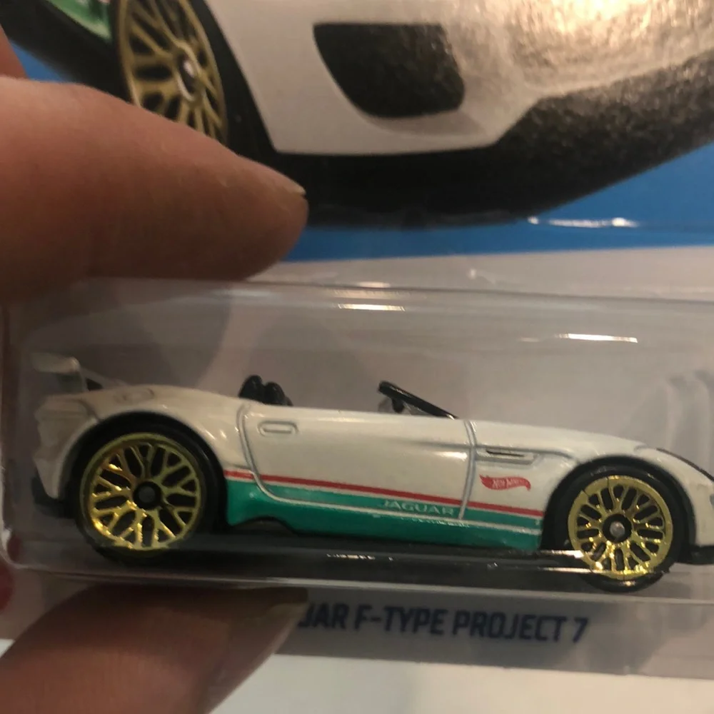 '15 Jaguar F-Type Project 7 Toy Car - White and Gold